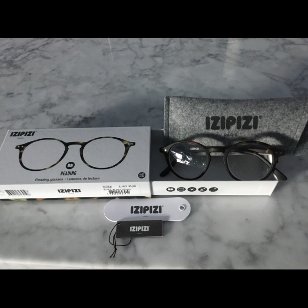 IZIPIZI Reading glasses , new with box and cover